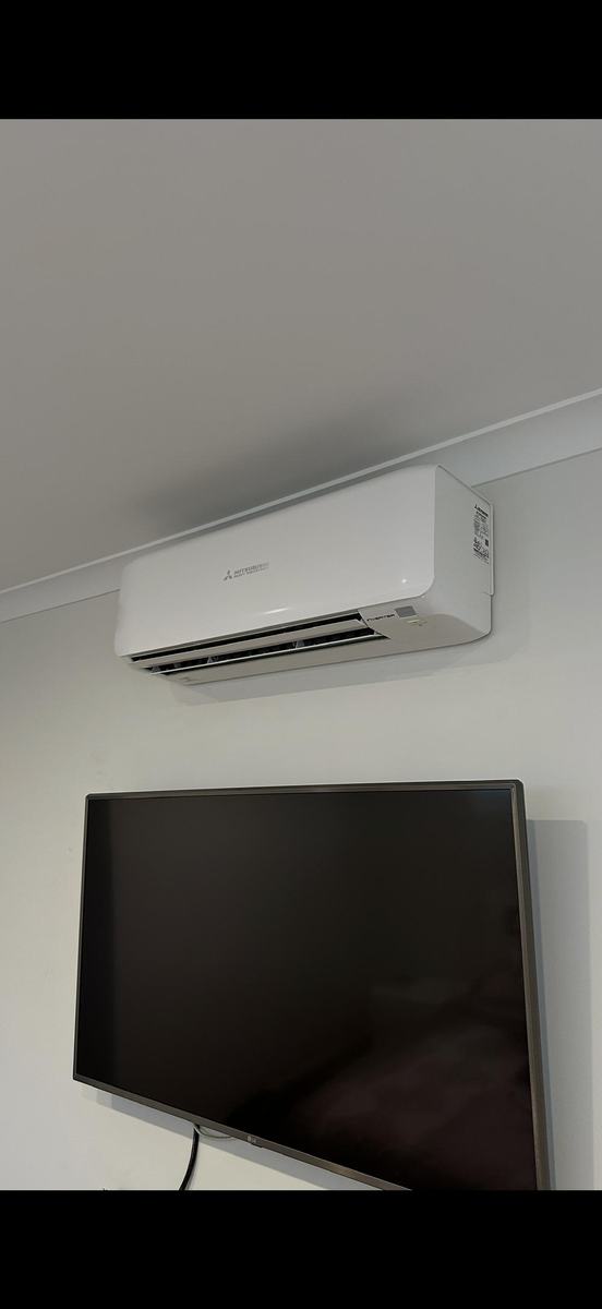 Split system air conditioning install